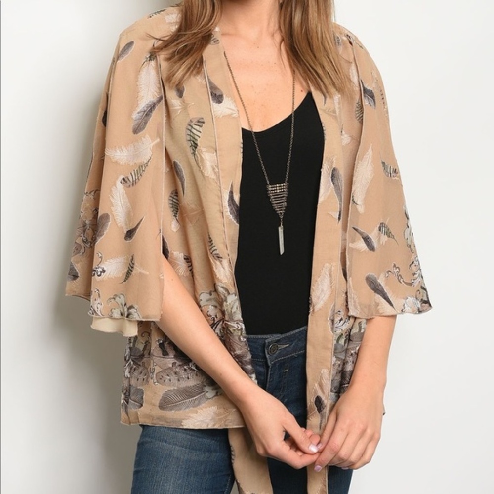 💖***BIG PRICE DROP*** NEW - Feather Print Cape Cardigan💖